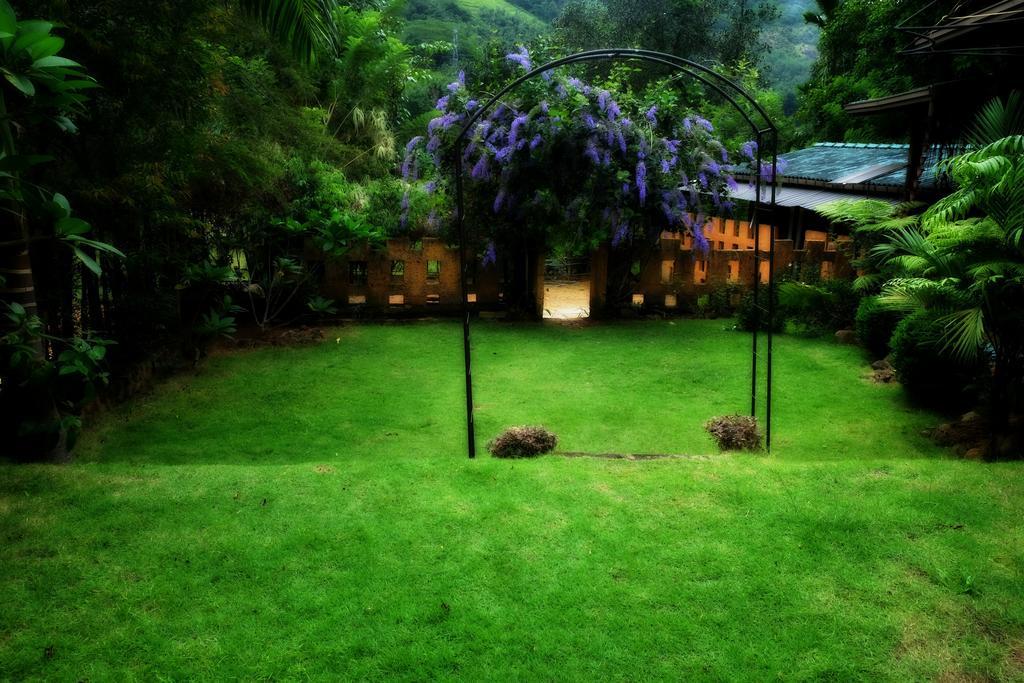 Sapphire Holiday Resort Ratnapura Extérieur photo