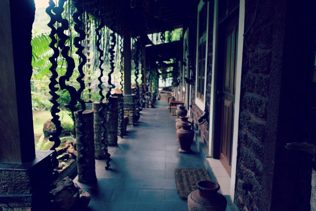 Sapphire Holiday Resort Ratnapura Extérieur photo