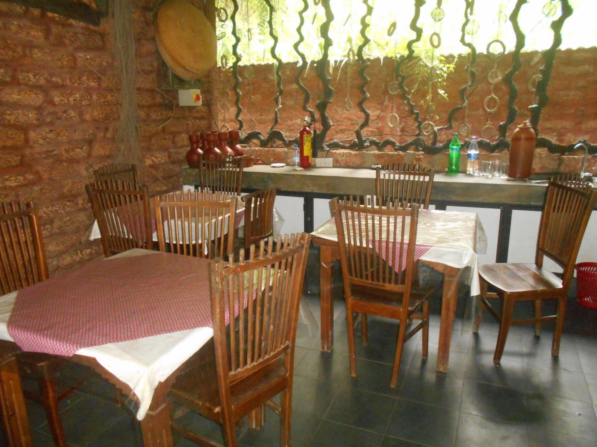 Sapphire Holiday Resort Ratnapura Extérieur photo