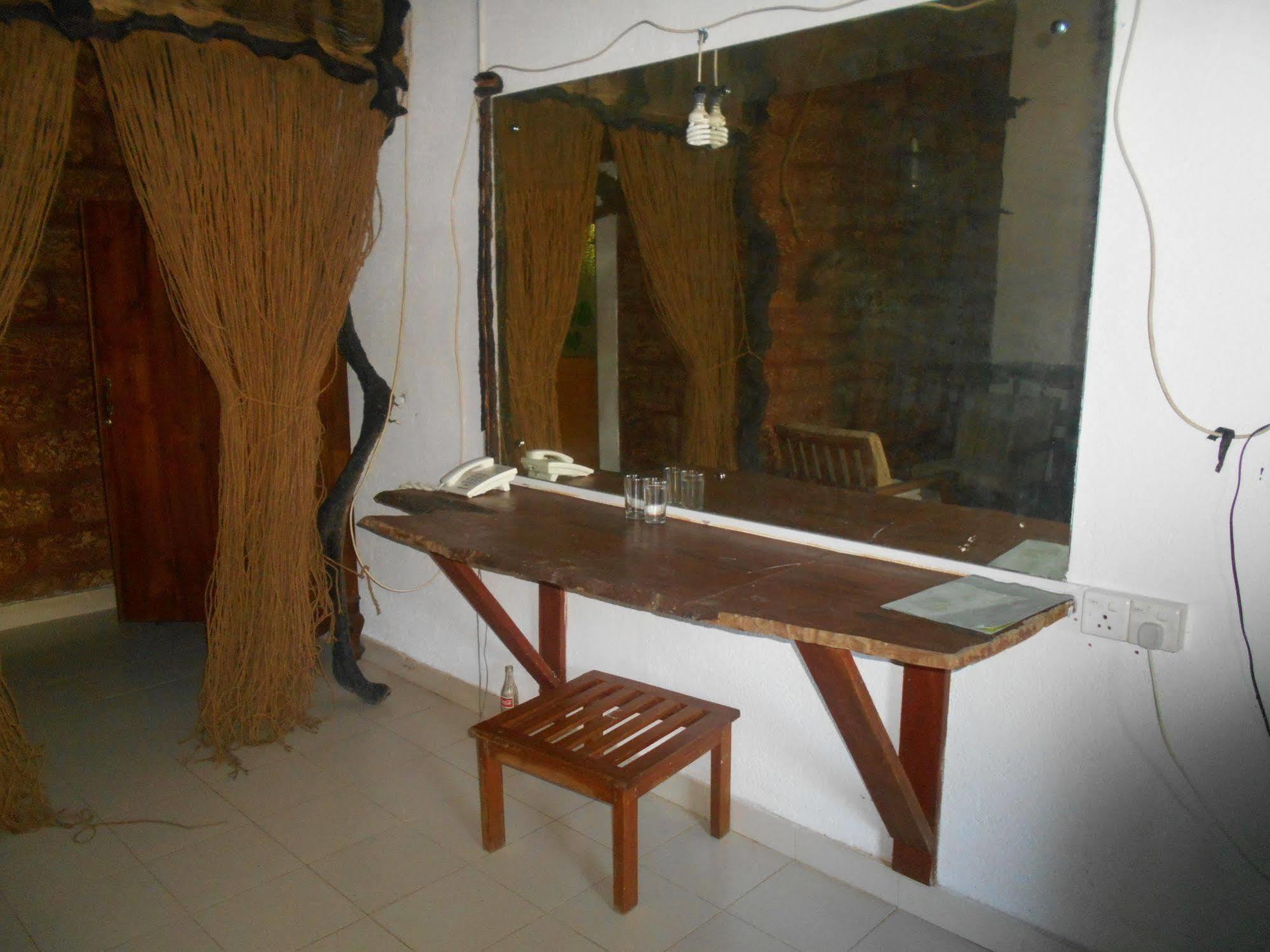 Sapphire Holiday Resort Ratnapura Extérieur photo