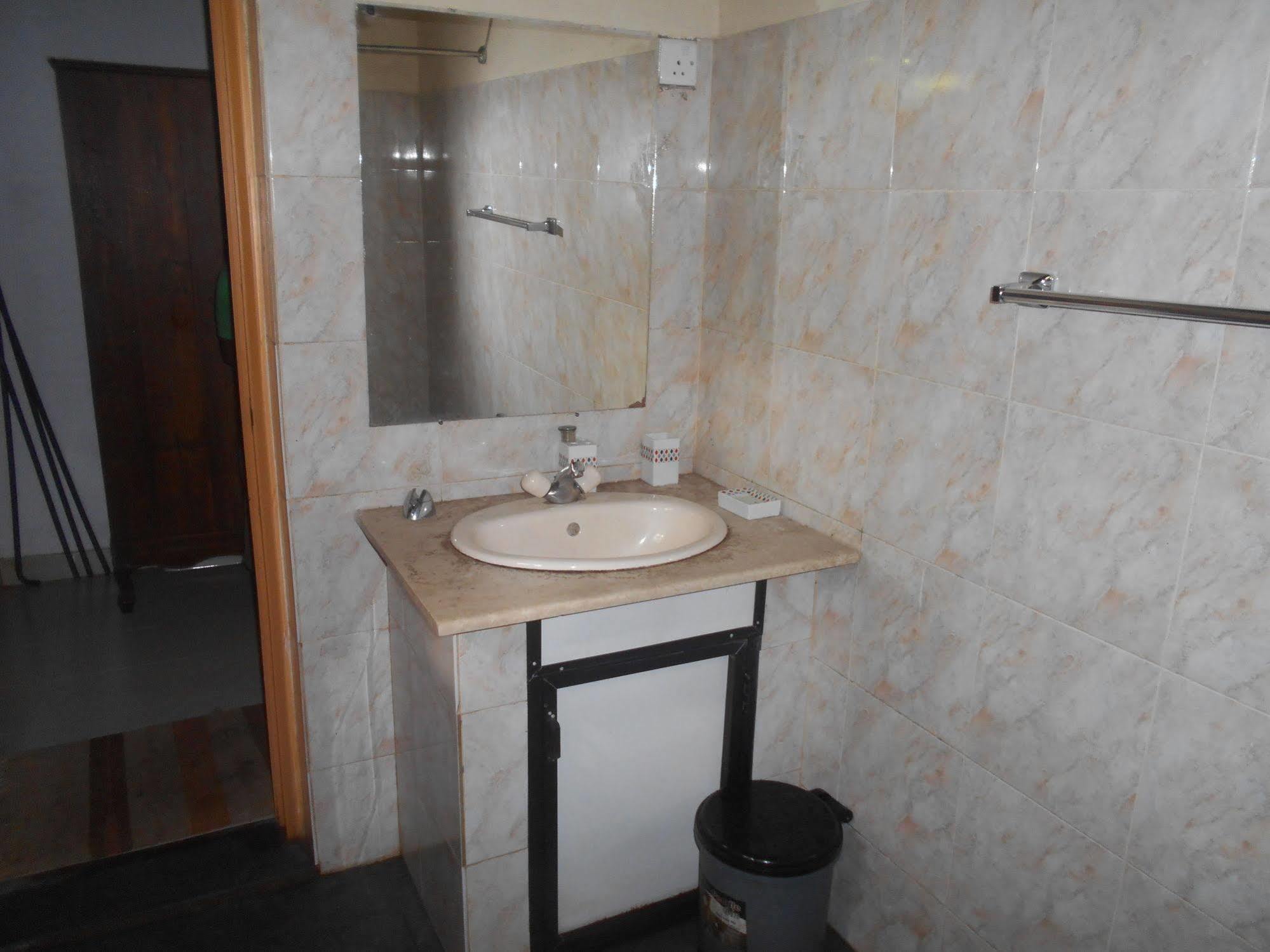 Sapphire Holiday Resort Ratnapura Extérieur photo